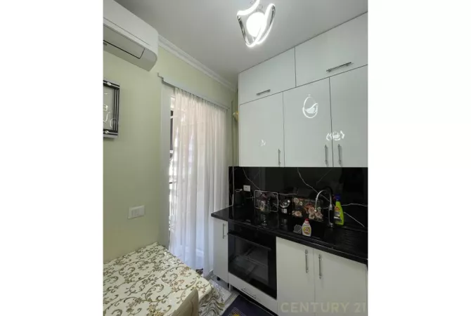 Shtepi ne shitje Apartament ne Tirane, 1+1, Mobilimi E mobiluar, Pagesa 125,000  Euro.