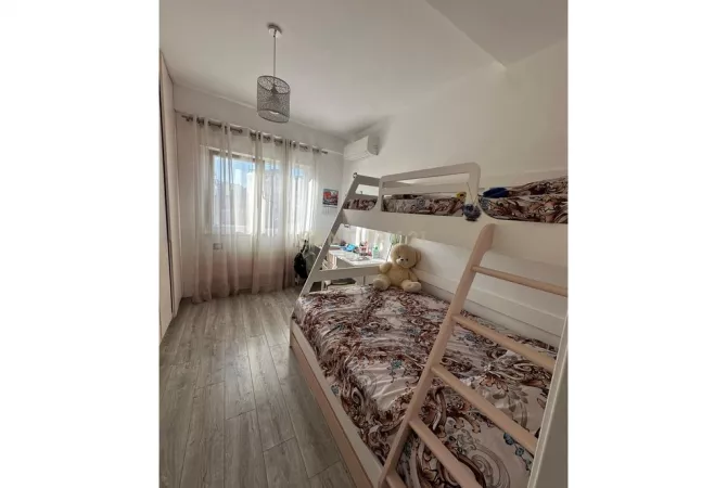 Shtepi ne shitje Apartament ne Tirane, 2+1, Mobilimi E mobiluar, Pagesa 220,000  Euro.