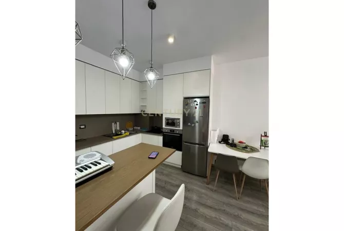 Shtepi ne shitje Apartament ne Tirane, 2+1, Mobilimi E mobiluar, Pagesa 220,000  Euro.