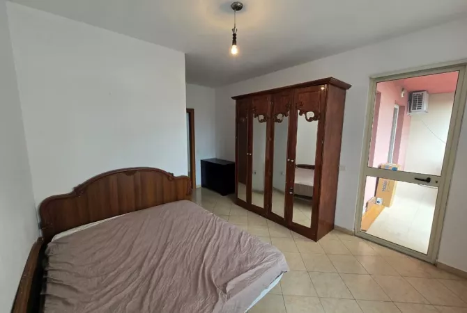 Shtepi ne shitje Apartament ne Tirane, 1+1, Mobilimi E mobiluar, Pagesa 105,000  Euro.