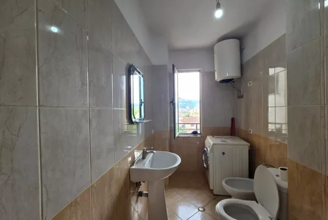 Shtepi ne shitje Apartament ne Tirane, 1+1, Mobilimi E mobiluar, Pagesa 105,000  Euro.