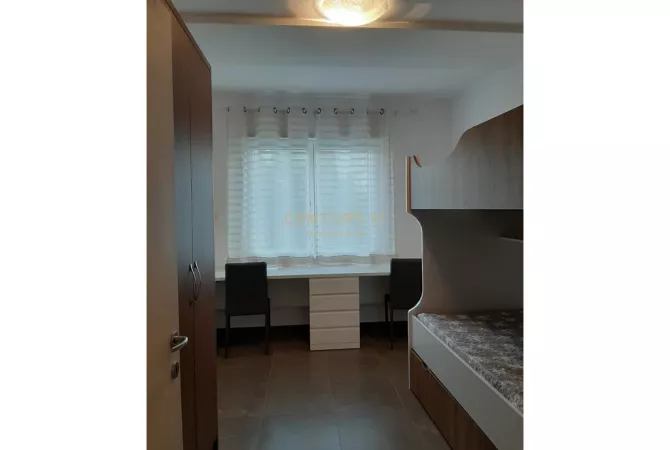 Shtepi me qera Apartament ne Tirane, 2+1, Mobilimi E mobiluar, Pagesa 800  Euro.