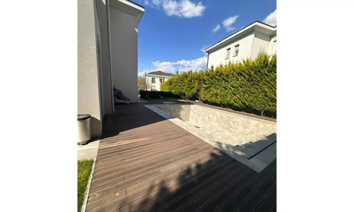 Shtepi ne shitje Vila Luksoze ne Tirane, 4+1, Mobilimi E mobiluar, Pagesa 1,500,000  Euro.