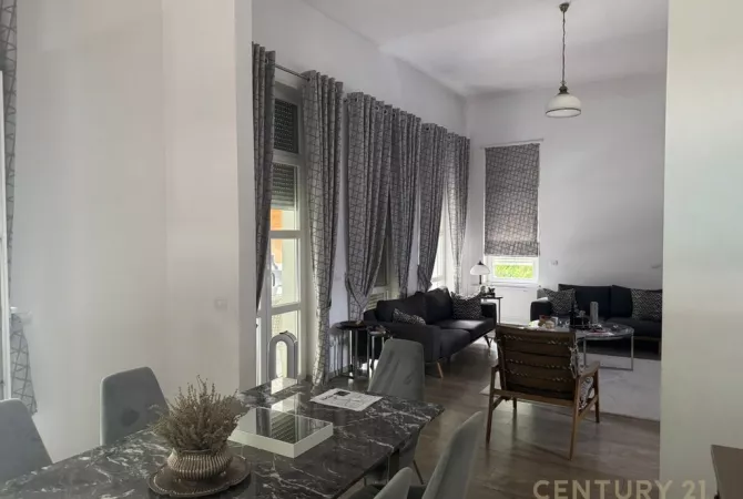 Shtepi ne shitje Vila Luksoze ne Tirane, 4+1, Mobilimi E mobiluar, Pagesa 1,500,000  Euro.