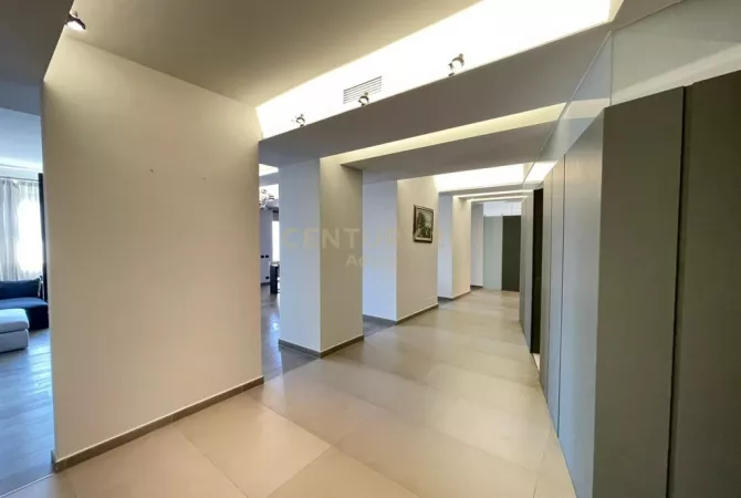 Business Property for Rent 3+1 in Tirana - 2,500 Euro