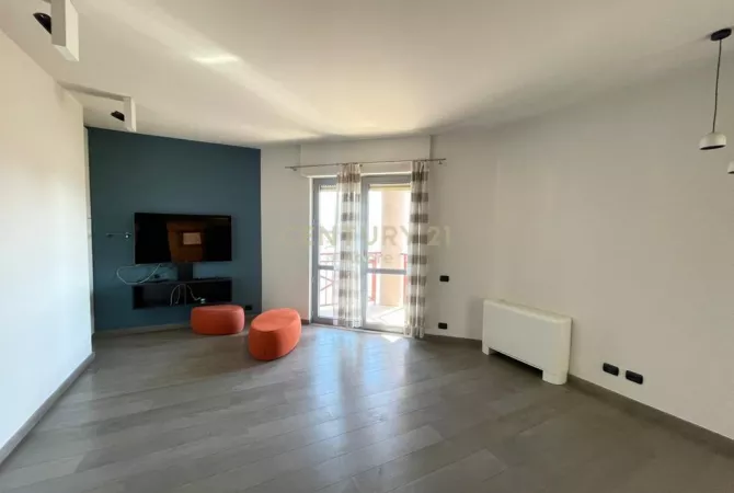 Business Property for Rent 3+1 in Tirana - 2,500 Euro