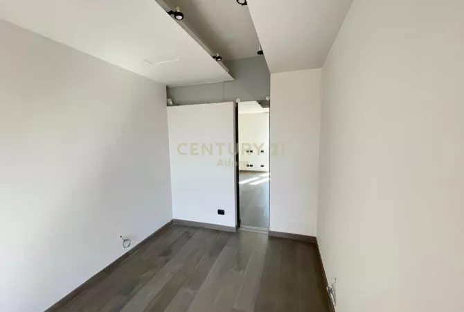 JEPET ME QIRA APARTAMENT PER ZYRE TEK TORRE DRINI, NE QENDER TE TIRANES