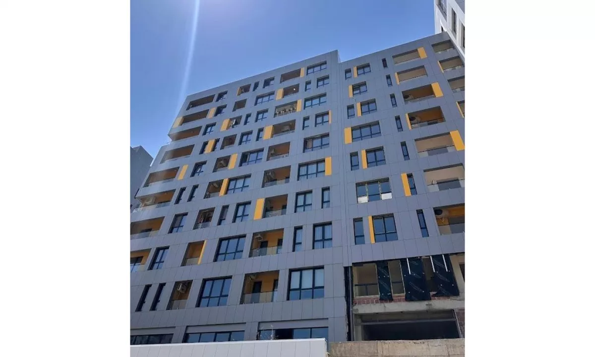 Shtepi ne shitje Apartament ne Tirane, 3+1, Mobilimi Bosh, pa mobiluar, Pagesa 371,000  Euro.