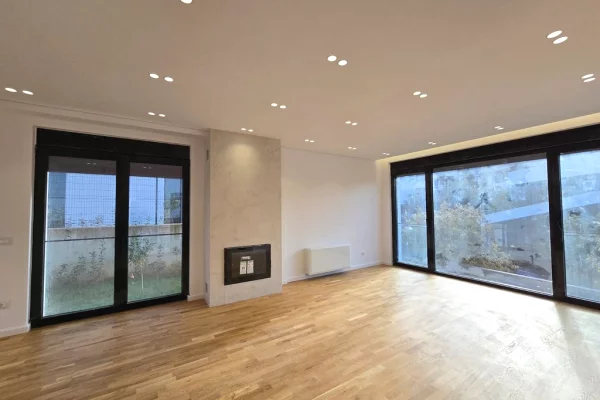 Shtepi me qera Vila Luksoze ne Tirane, 4+1, Mobilimi E mobiluar, Pagesa 4,000  Euro.