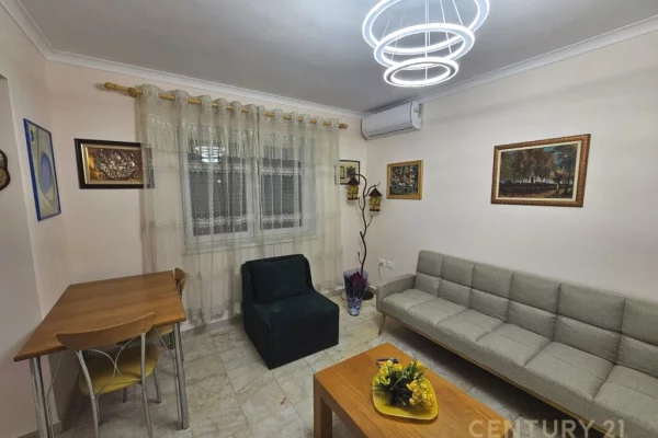 Shtepi me qera Apartament ne Tirane, 3+1, Mobilimi E mobiluar, Pagesa 650  Euro.