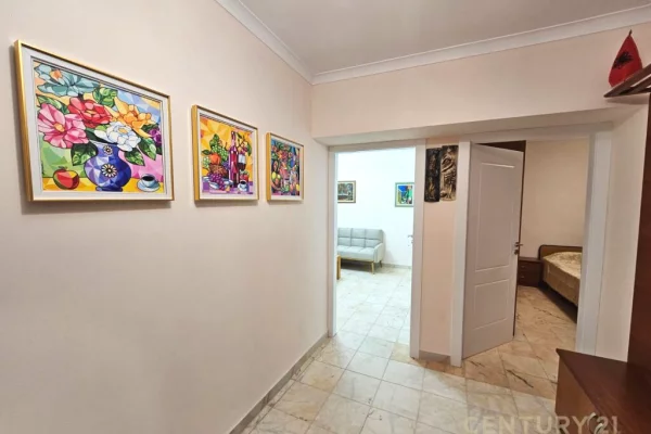 Shtepi me qera Apartament ne Tirane, 3+1, Mobilimi E mobiluar, Pagesa 650  Euro.