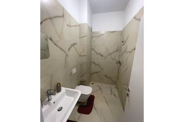 Shtepi ne shitje Apartament ne Tirane, 2+1, Mobilimi E mobiluar, Pagesa 340,000  Euro.