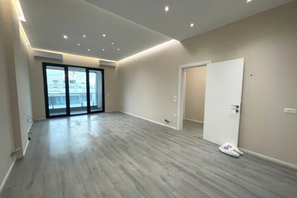 Shtepi ne shitje Apartament ne Tirane, 2+1, Mobilimi E mobiluar, Pagesa 340,000  Euro.