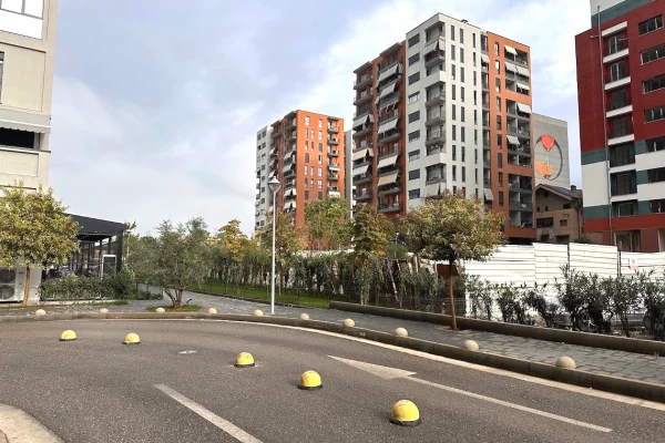 Business Property for Rent 3+1 in Tirana - 450 Euro