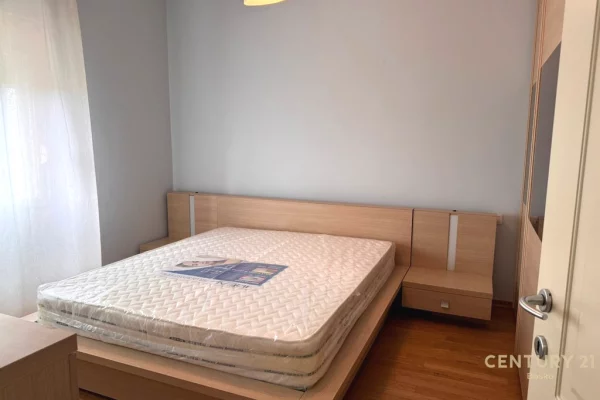 Shtepi me qera Apartament ne Tirane, 2+1, Mobilimi E mobiluar, Pagesa 620  Euro.