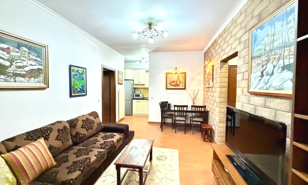 Shtepi me qera Apartament ne Tirane, 2+1, Mobilimi E mobiluar, Pagesa 650  Euro.