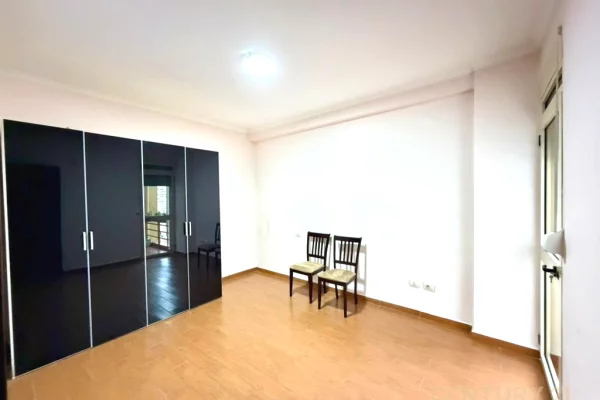Shtepi me qera Apartament ne Tirane, 2+1, Mobilimi E mobiluar, Pagesa 650  Euro.