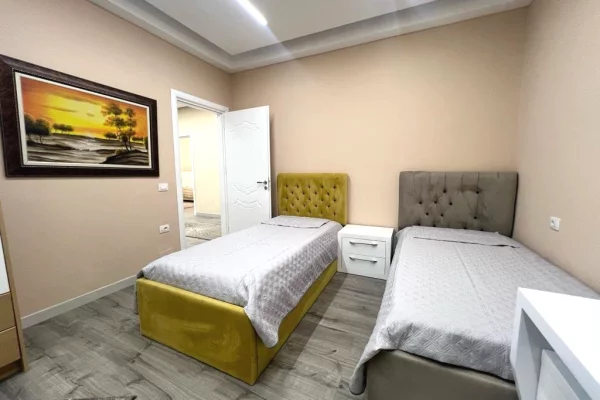Shtepi me qera Apartament ne Tirane, 3+1, Mobilimi E mobiluar, Pagesa 800  Euro.
