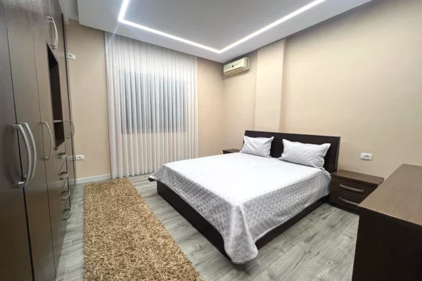 Shtepi me qera Apartament ne Tirane, 3+1, Mobilimi E mobiluar, Pagesa 800  Euro.