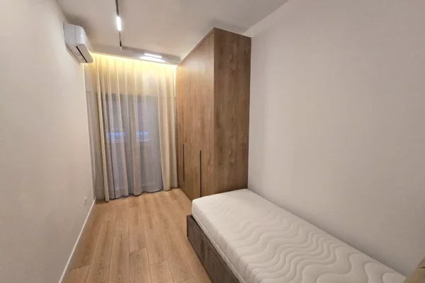 Shtepi me qera Apartament ne Tirane, 2+1, Mobilimi E mobiluar, Pagesa 1,500  Euro.