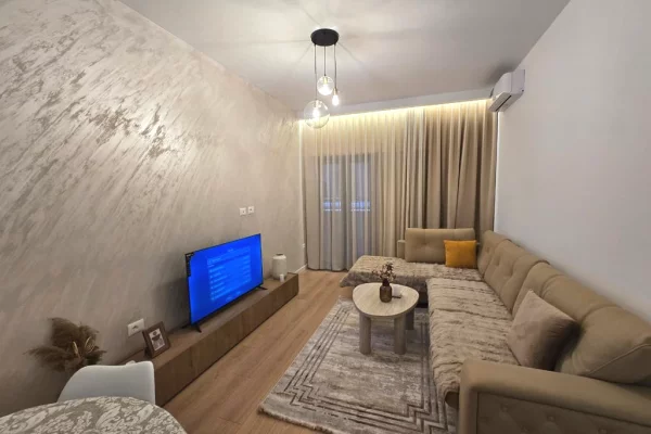 Shtepi me qera Apartament ne Tirane, 2+1, Mobilimi E mobiluar, Pagesa 1,500  Euro.