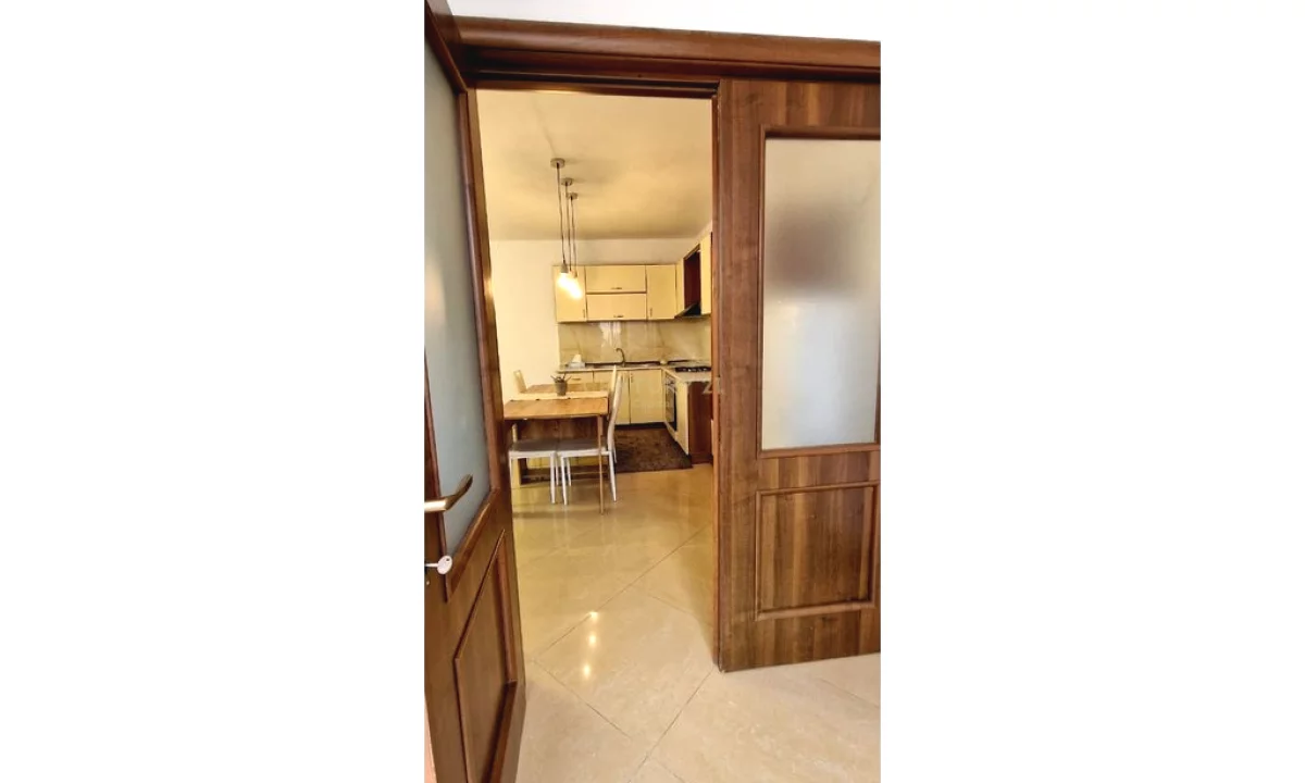 Shtepi me qera Apartament ne Tirane, 2+1, Mobilimi E mobiluar, Pagesa 800  Euro.