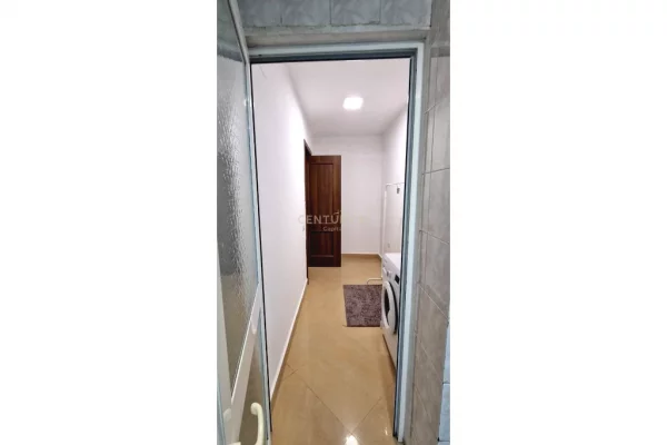Shtepi me qera Apartament ne Tirane, 2+1, Mobilimi E mobiluar, Pagesa 800  Euro.