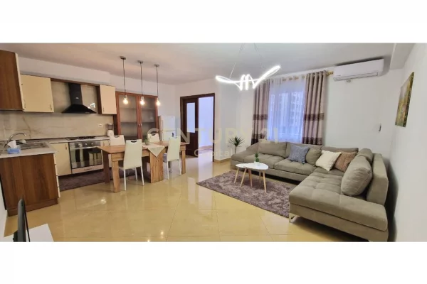 Shtepi me qera Apartament ne Tirane, 2+1, Mobilimi E mobiluar, Pagesa 800  Euro.