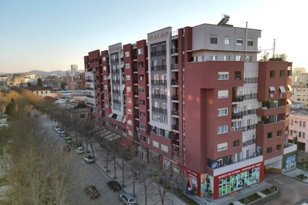 SHITET APARTAMENT 3+1+2 – Rrugëa “5 Maji”, Tiranë !