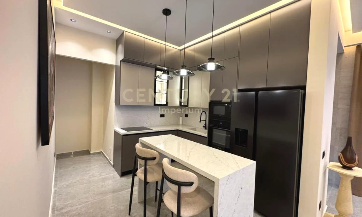 Shtepi me qera Apartament ne Tirane, 3+1, Mobilimi E mobiluar, Pagesa 3,000  Euro.