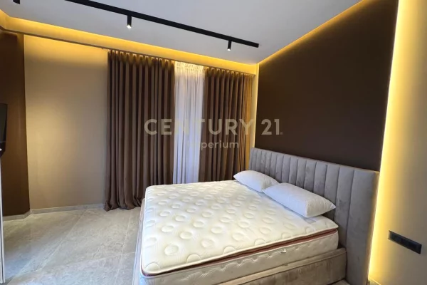 Shtepi me qera Apartament ne Tirane, 3+1, Mobilimi E mobiluar, Pagesa 3,000  Euro.