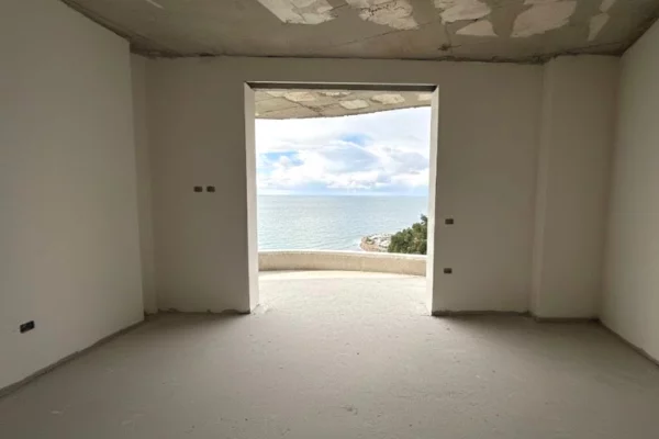 Shtepi ne shitje Apartament ne Lezhe, 1+1, Mobilimi Bosh, pa mobiluar, Pagesa 124,500  Euro.