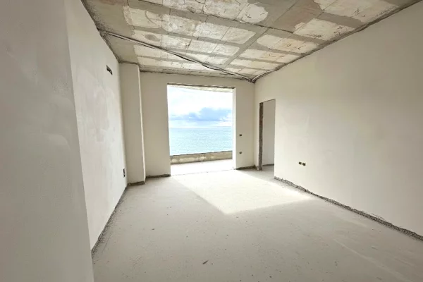 Shtepi ne shitje Apartament ne Lezhe, 1+1, Mobilimi Bosh, pa mobiluar, Pagesa 124,500  Euro.