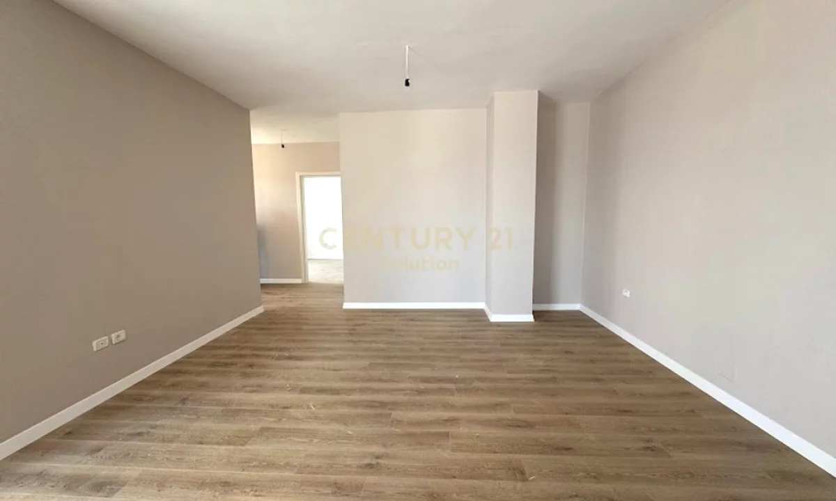 Appartamento in vendita a Tirana 2+1, Vuoto