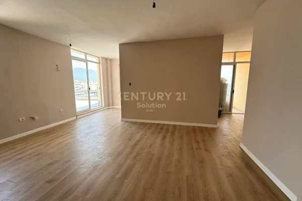 Appartamento in vendita a Tirana 2+1, Vuoto