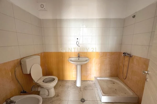 Appartamento in vendita a Tirana 2+1, Vuoto