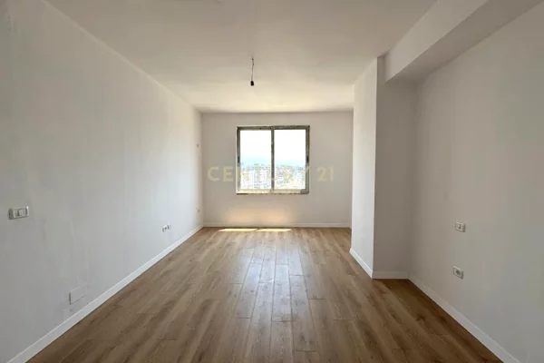 Appartamento in vendita a Tirana 2+1, Vuoto