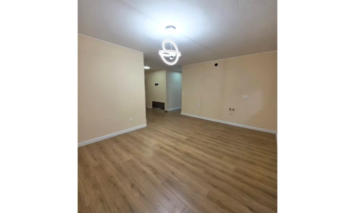 Appartamento in vendita a Tirana 2+1, Vuoto