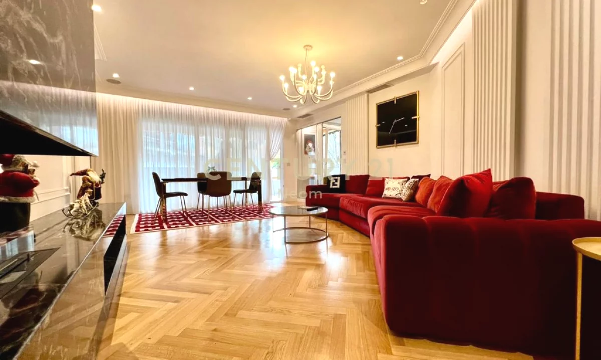 Shtepi ne shitje Apartament ne Tirane, 2+1, Mobilimi E mobiluar, Pagesa 369,000  Euro.