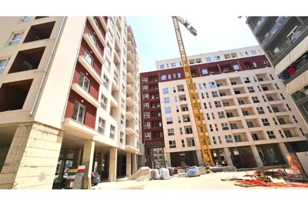 Shtepi ne shitje Apartament ne Tirane, 2+1, Mobilimi Bosh, pa mobiluar, Pagesa 198,900  Euro.