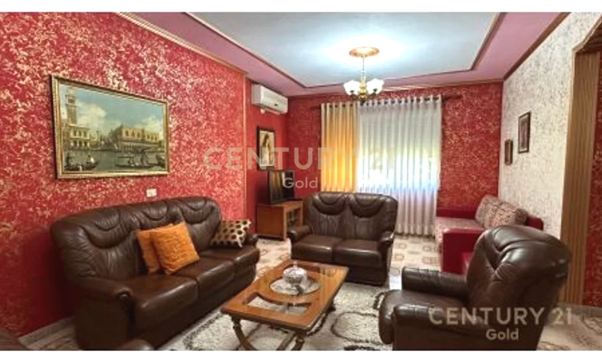 Shtepi ne shitje Apartament ne Tirane, 2+1, Mobilimi E mobiluar, Pagesa 200,000  Euro.