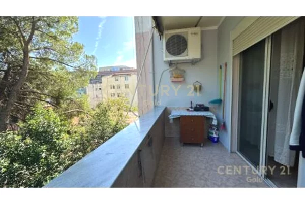 Shtepi ne shitje Apartament ne Tirane, 2+1, Mobilimi E mobiluar, Pagesa 200,000  Euro.