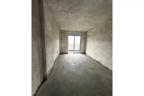 Shtepi ne shitje Apartament ne Tirane, 1+1, Mobilimi Bosh, pa mobiluar, Pagesa 91,000  Euro.