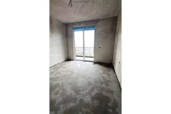 Shtepi ne shitje Apartament ne Tirane, 2+1, Mobilimi Bosh, pa mobiluar, Pagesa 147,264  Euro.