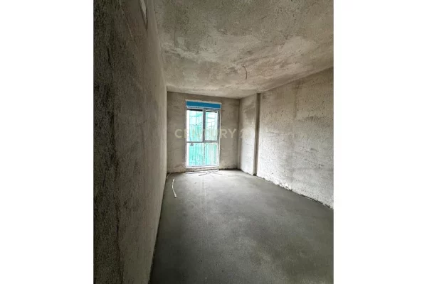 Shtepi ne shitje Apartament ne Tirane, 2+1, Mobilimi Bosh, pa mobiluar, Pagesa 147,264  Euro.