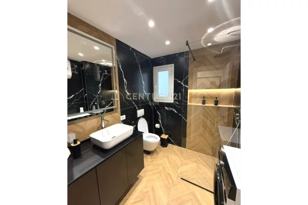 Shtepi me qera Apartament ne Tirane, 1+1, Mobilimi E mobiluar, Pagesa 850  Euro.