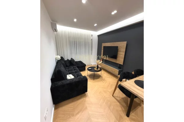 Shtepi me qera Apartament ne Tirane, 1+1, Mobilimi E mobiluar, Pagesa 850  Euro.