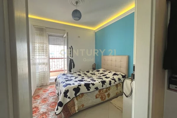 Shtepi ne shitje Apartament ne Tirane, 2+1, Mobilimi E mobiluar, Pagesa 194,000  Euro.