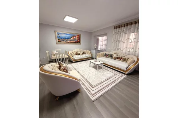 Shtepi me qera 2+1 ne Tirane - 1,000 Euro