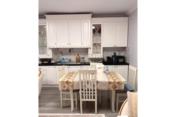 Shtepi me qera Apartament ne Tirane, 2+1, Mobilimi E mobiluar, Pagesa 1,000  Euro.